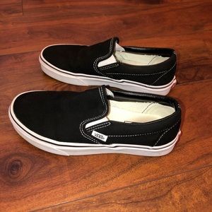 Black Vans shoes